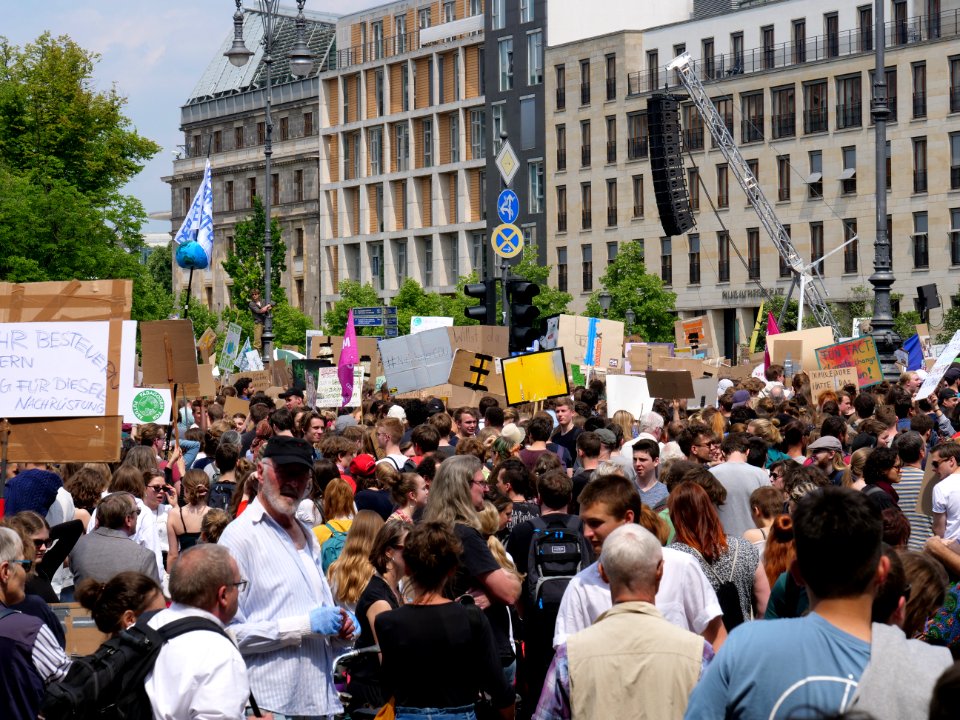 Start of the FridaysForFuture protest Berlin 24-05-2019 06