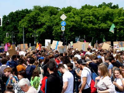 Start of the FridaysForFuture protest Berlin 24-05-2019 04