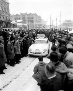 Start Rally van Monte Carlo bij het Kurhaus te Den Haag, Bestanddeelnr 909-2711