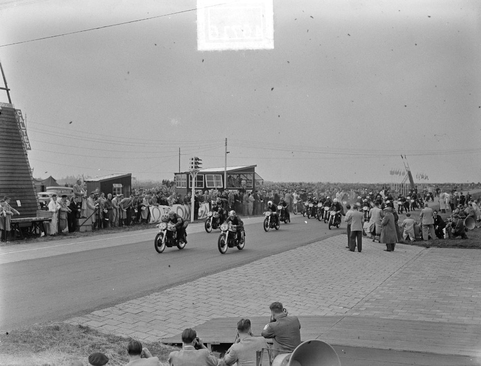 Start 350cc klasse, Bestanddeelnr 904-6716