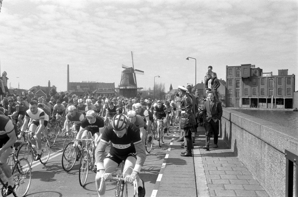 Start ronde van Noordholland te Zaandam, Bestanddeelnr 912-3233