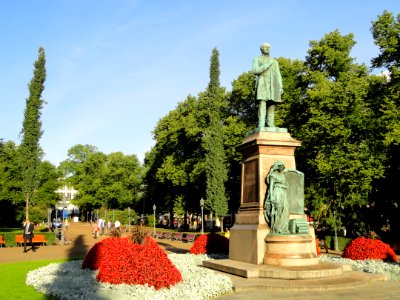 Statue of Johan Ludvig Runeberg in Helsinki - DSC03903