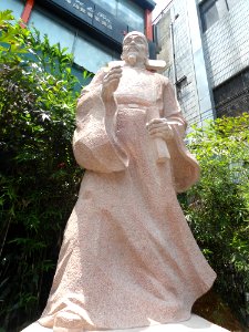 Statue of Hai Rui (海瑞) at Zhongjie Road - 03