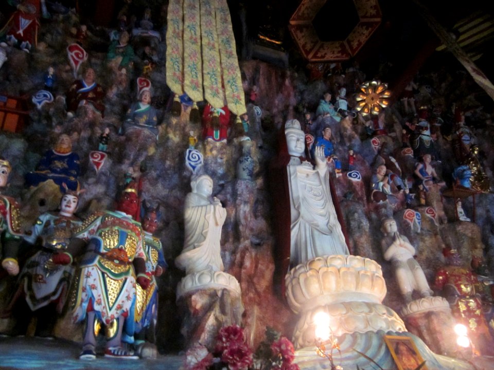 Statue of Guanyin, Mahavira Hall, Xixin Chan Temple
