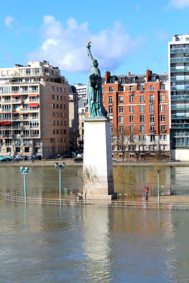 Statue Liberté Île Cygnes Paris 1