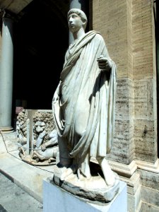 Statue in the museum pic3