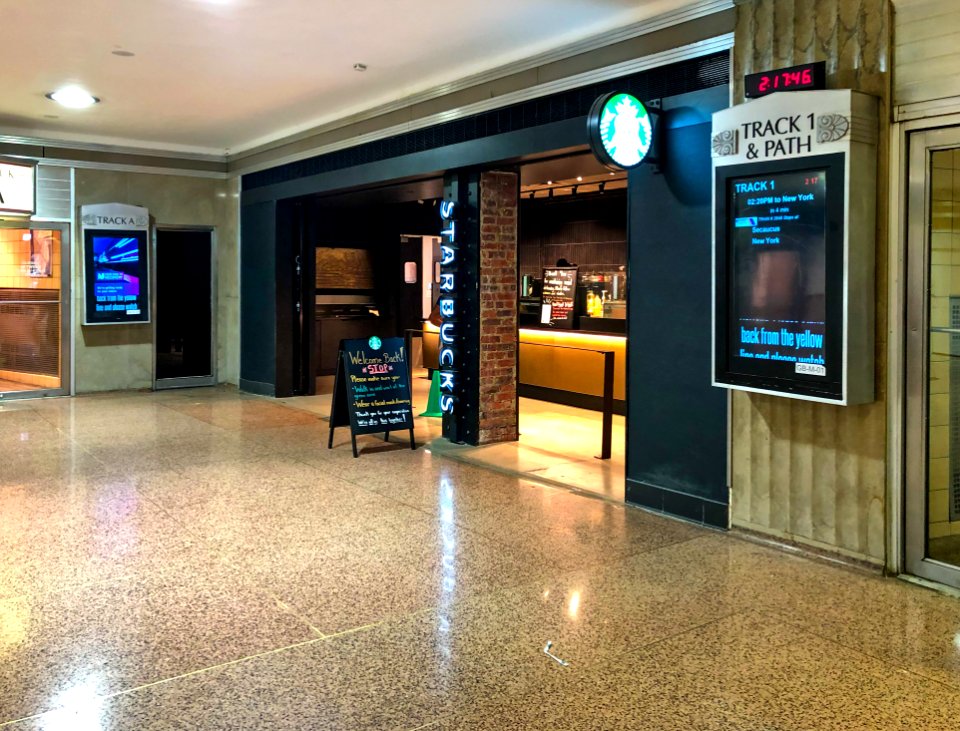 Starbucks in Newark Penn Station 