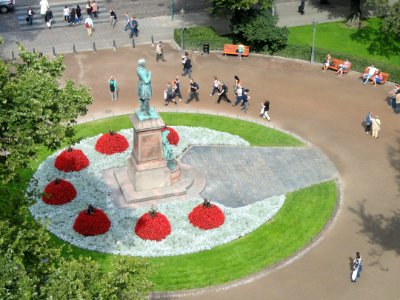 Statue of Johan Ludvig Runeberg in Helsinki - DSC05568