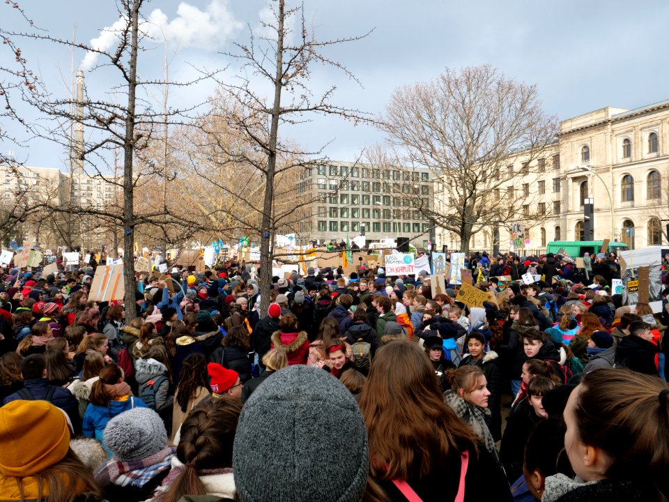 Start of the FridaysForFuture Demonstration 25-01-2019 Berlin 06