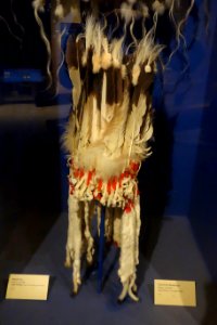 Stand-Up Headdress, Siksika, mid 1900s, eagle feathers, wool, glass beads - Glenbow Museum - DSC01021