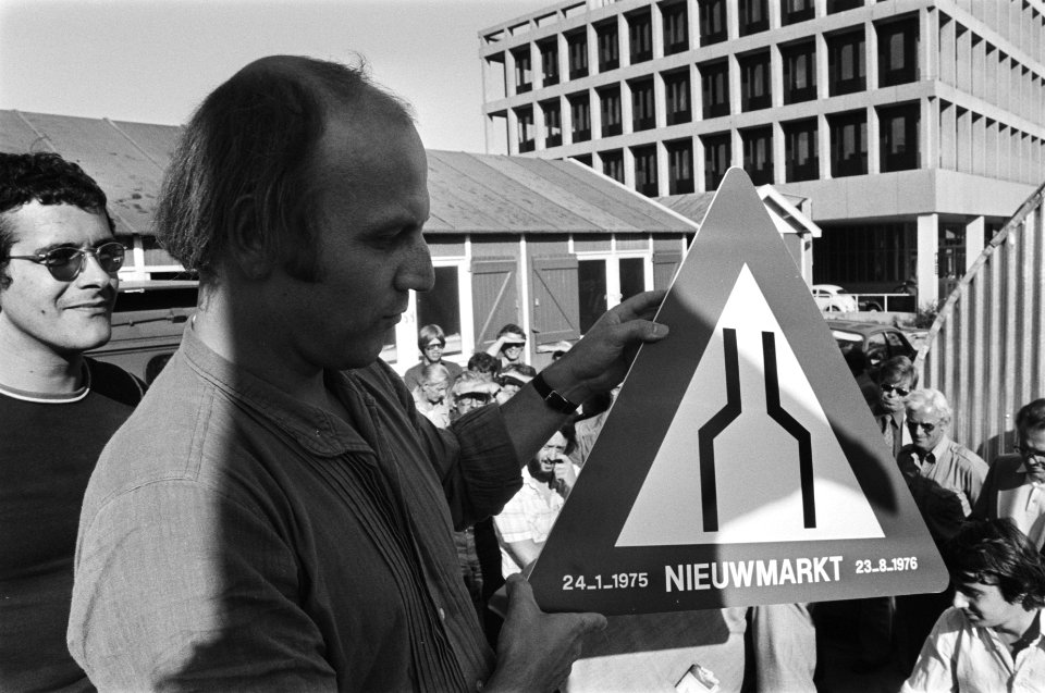 Start nieuwbouw in Amsterdamse Nieuwmarkt-buurt, opdracht Gemeentelijke Voorlich, Bestanddeelnr 928-7444