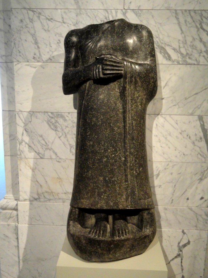 Statue of Gudea, about 2143-2124 BC, Neo-Sumerian, Iraq, Gisu, dolerite - Cleveland Museum of Art - DSC08088