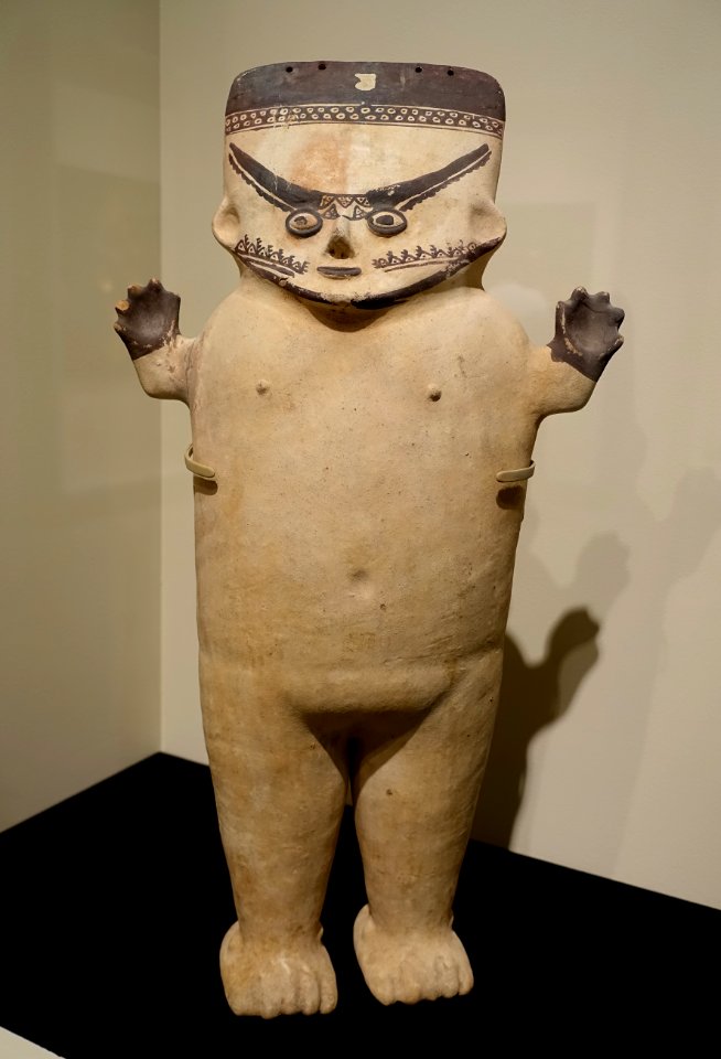 Standing figure, Chancay culture, Peru central coast, Late Intermediate Period, 1100-1300 AD, ceramic and paint - Dallas Museum of Art - DSC04663