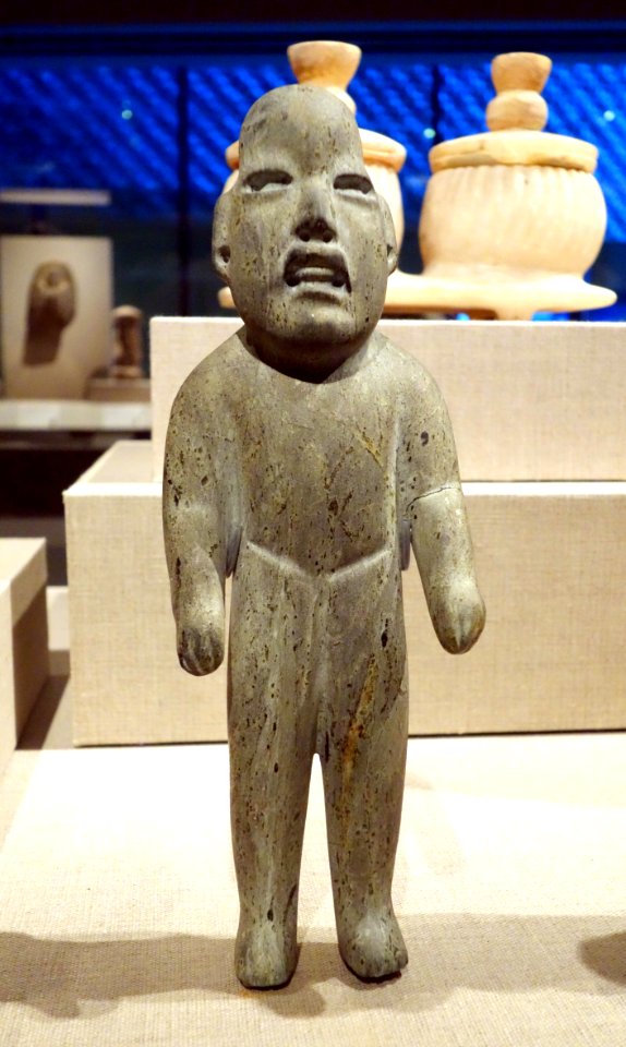 Standing figure, Mexico, Olmec, 900-600 BC, stone - De Young Museum - DSC00536