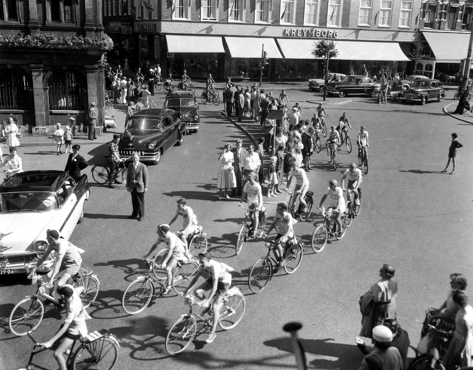 Start muggenronde te Haarlem (stadshuis Grote Markt ) aangetast, Bestanddeelnr 908-8389