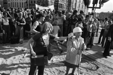 Start nieuwbouw in Amsterdamse Nieuwmarkt-buurt, opdracht Gemeentelijke Voorlich, Bestanddeelnr 928-7446