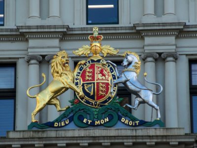 State Government Offices Coat of Arms Melbourne 20180724-002