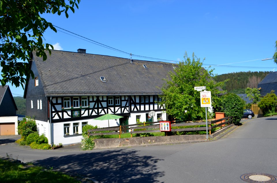 Stangenrod, Ringstraße 3-5 (1)