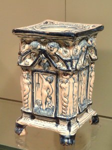 Standing Salt, 1530-1660, possibly London, tin-glazed earthenware - Gardiner Museum, Toronto - DSC01246