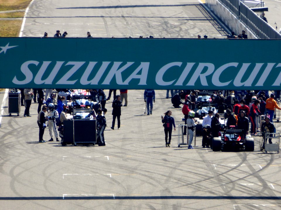 Starting grid of Super Formula Public Test at Suzuka Fan Thanksgiving Day (1)