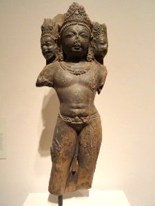 Standing Three-Headed Shiva, 8th-9th century AD, Karakota period, Kashmir, dark gray chlorite - Sackler Museum - DSC02431 photo