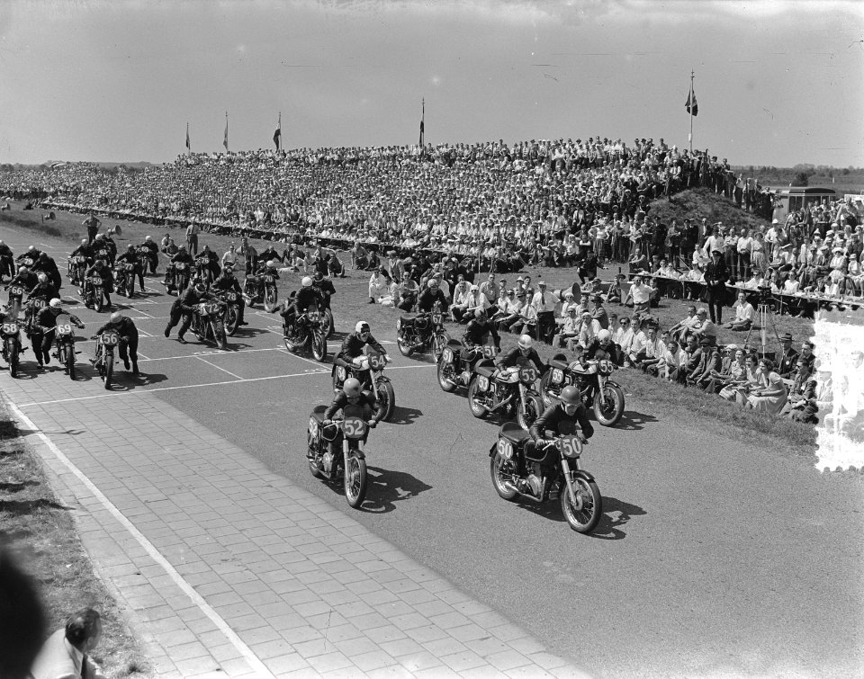 Start 350cc, Bestanddeelnr 905-1929