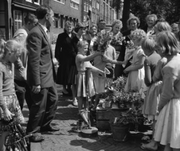 Standwerkerswedstrijd van de Jordaanjeugd op de Lindengracht. Willy Forber + Kit, Bestanddeelnr 909-7306