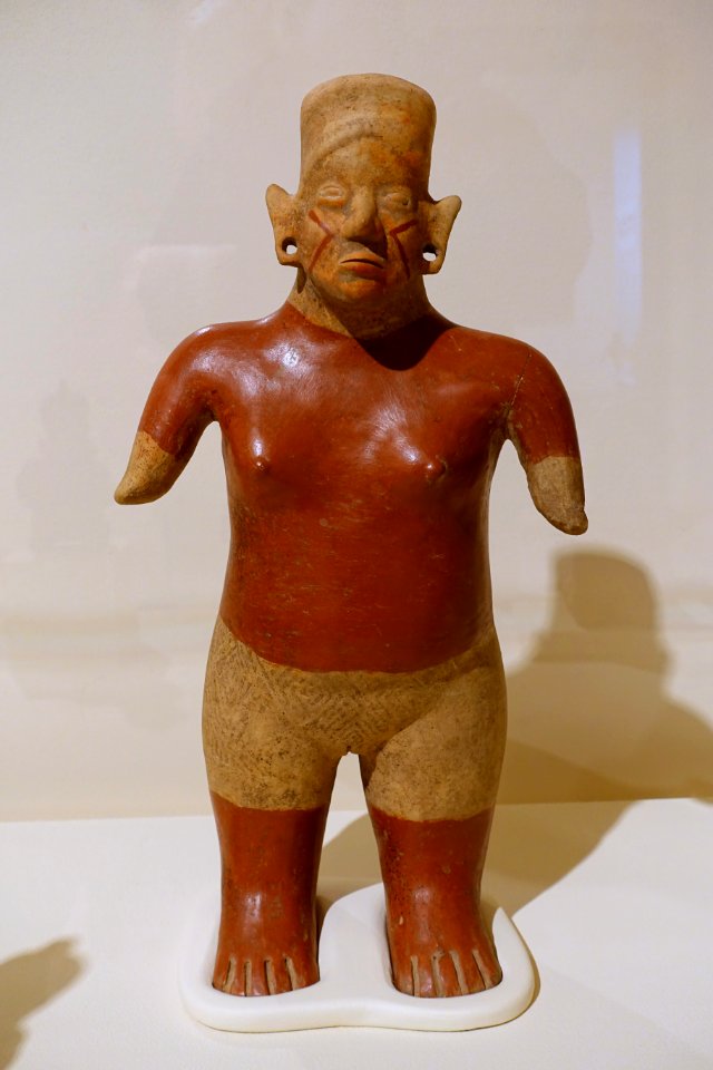 Standing female figure, Western Mexico, perhaps 300 BC to 200 AD, ceramic - Jordan Schnitzer Museum of Art, University of Oregon - Eugene, Oregon - DSC09501