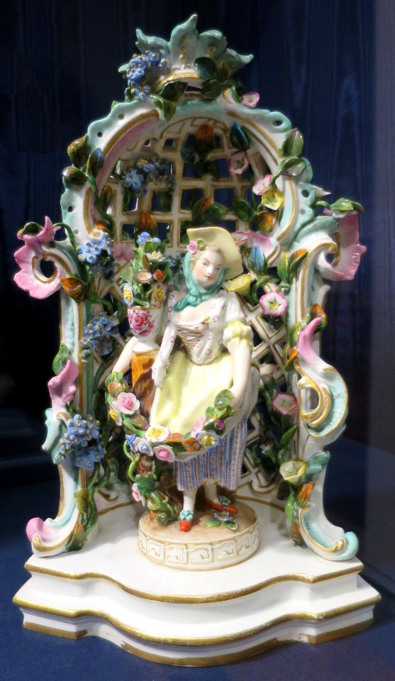 Standing Female Figure in an Architectural Lattice Niche, c. 1760s, Dresden