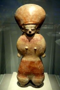 Standing female figure, Ecuador, Manabi, 1500-1300 BC, earthenware and pigment - De Young Museum - DSC00406