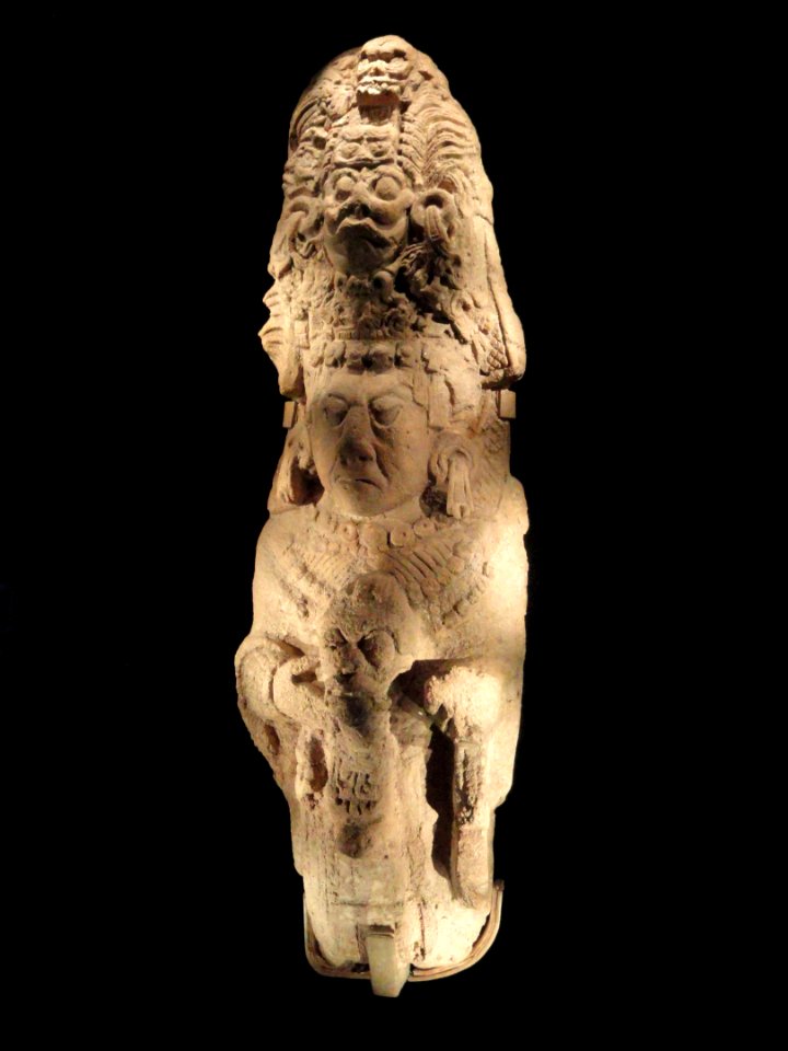 Standing Maya Lord, 600-900 AD, Maya - Houston Museum of Natural Science - DSC02130