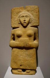 Standing female figure, Huastec culture, Tamaulipas state, Early Postclassic period, c. 900-1250 AD, sandstone - Dallas Museum of Art - DSC04617