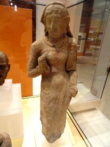 Standing woman, Gandhara, Afghanistan, Kushan Period, 4th-5th century - Royal Ontario Museum - DSC09695
