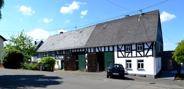 Stangenrod, Ringstraße 3-5