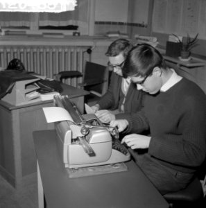Start van de eerste Rotterdamse jeugdonderneming Libografia, Bestanddeelnr 912-0488