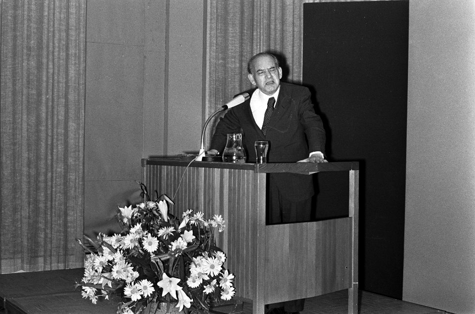 State of Israel Bonds in Glazen Zaal in RAI, opdracht heer Sijer, Bestanddeelnr 927-2050