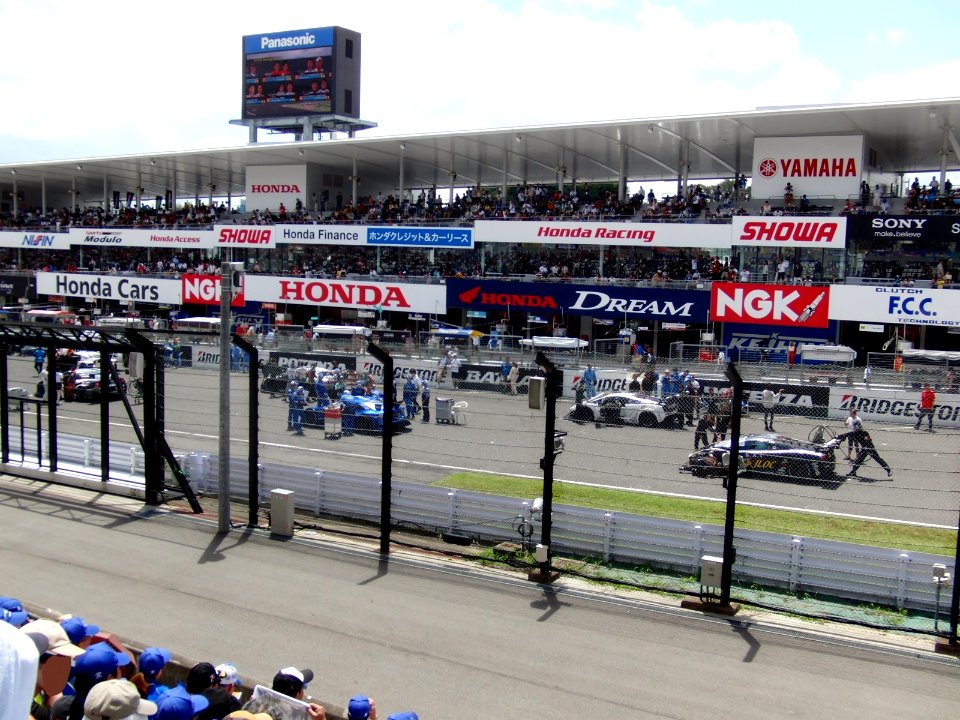 Starting grid at 2012 Pokka 1000km (7)