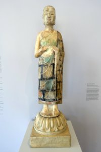 Standing Monk (bhiksu), 1 of 2, China, Northern Qi dynasty, 550-577 AD, white marble with polychromy - Arthur M. Sackler Museum, Harvard University - DSC00831