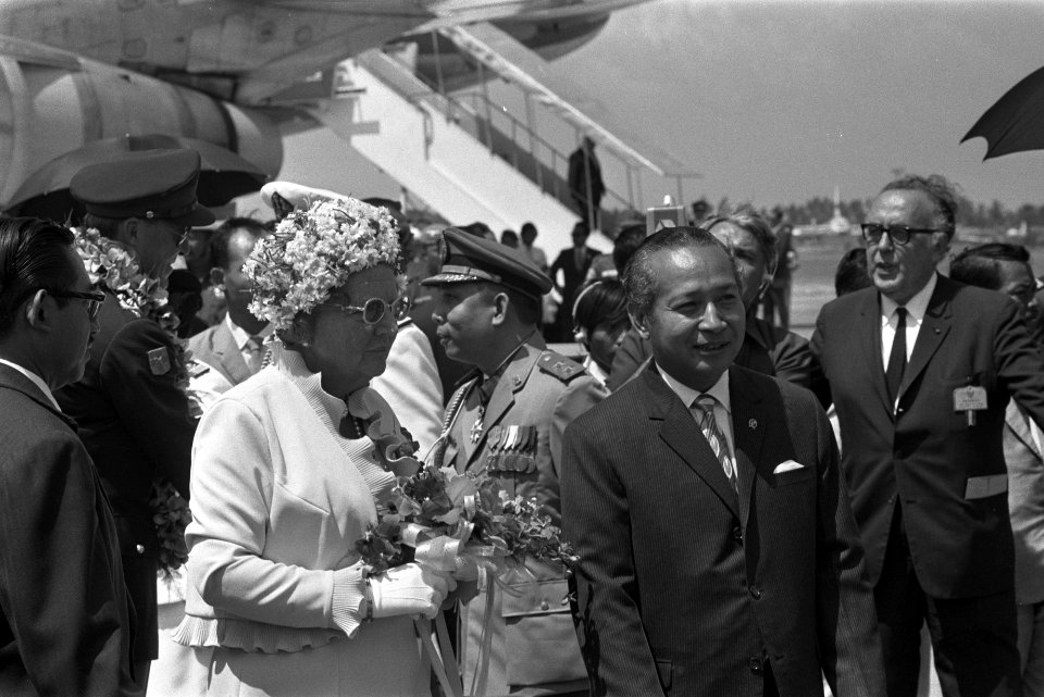 Staatsbezoek van koningin Juliana en prins Bernhard aan Indonesië, Bestanddeelnr 924-8618