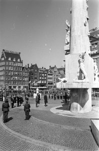 Staatsbezoek van de koningin en koning van Nepal aan Amsterdam, de koning van Ne, Bestanddeelnr 920-2621