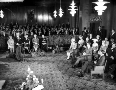Statiebezoek koning Boudewijn , bezoek stadhuis Amsterdam, Bestanddeelnr 910-5014