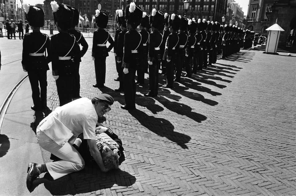 Staatsbezoek van president Von Weizsacker van West Duitsland een door de warmt, Bestanddeelnr 933-3408