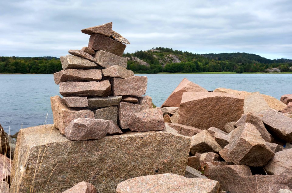 Stacked rocks in Loddebo 1