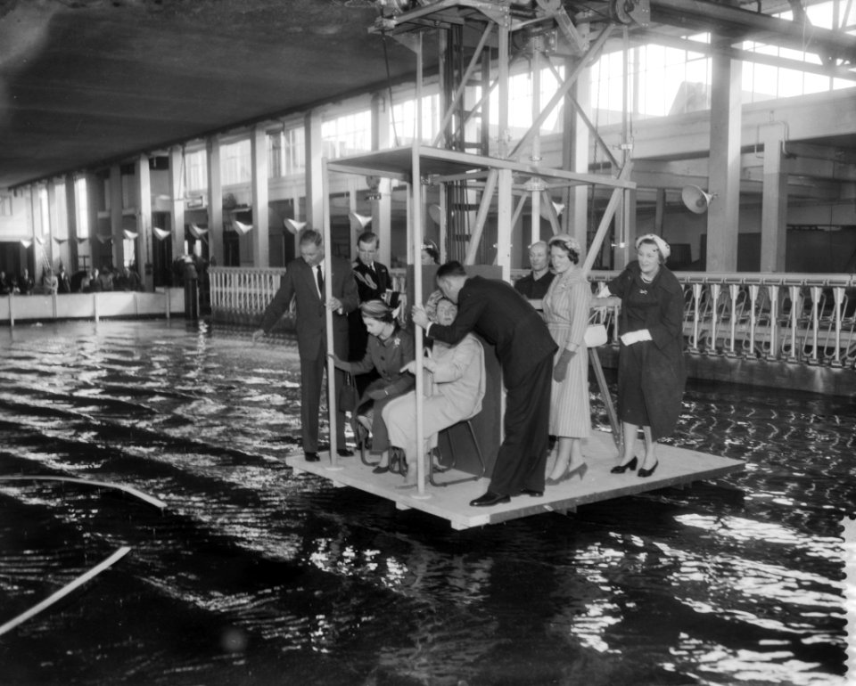 Staatsbezoek van koningin Elizabeth II van Engeland en prins Philip aan Nederla…, Bestanddeelnr 909-4433