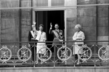 Staatsbezoek van Groothertog en Groothertogin van Luxemburg aan ons land. Balkon, Bestanddeelnr 920-6935