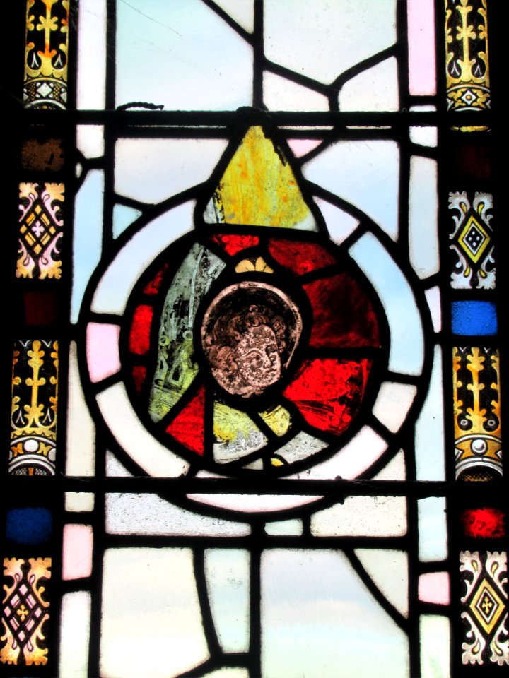 Stained glass, Brightling 03