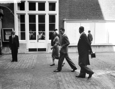 Statiebezoek koning Boudewijn , bezoek stadhuis Amsterdam, Bestanddeelnr 910-5012