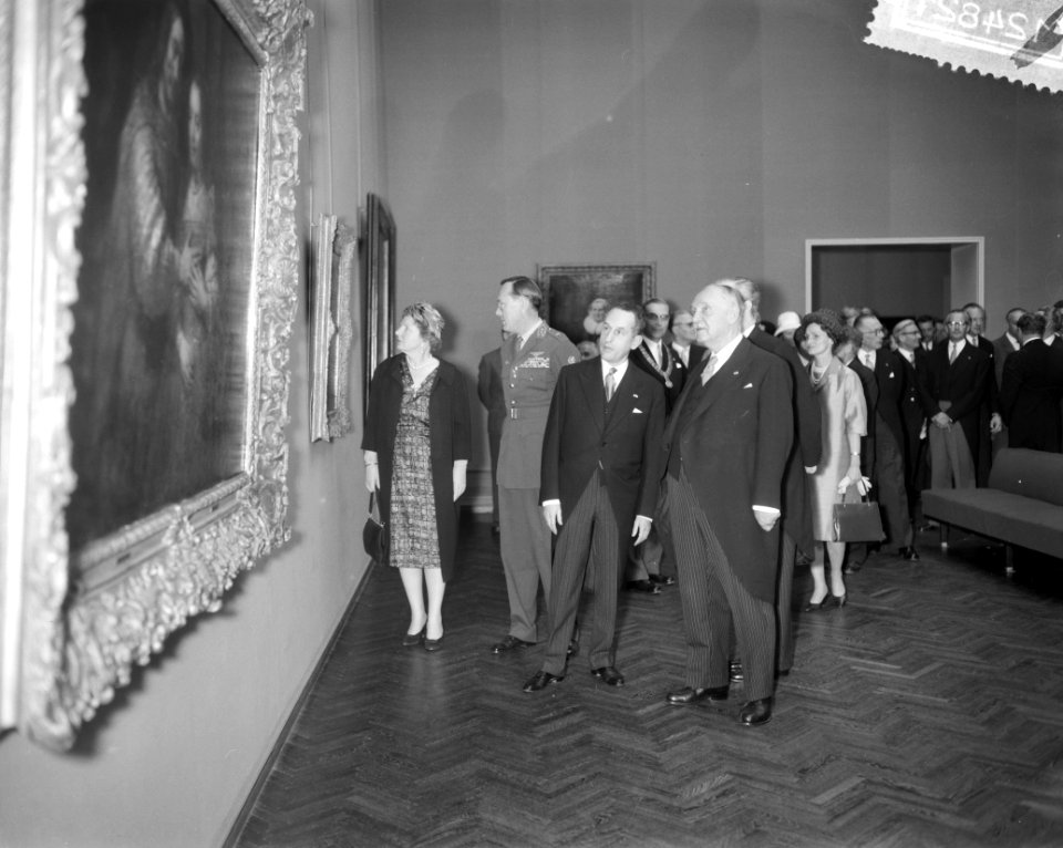 Staatsbezoek van Oostenrijkse Bondspresident Dr. A. Scharf Den Haag . Bezoek Rij, Bestanddeelnr 912-4821