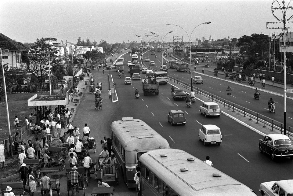 Staatsbezoek van koningin Juliana en prins Bernhard aan Indonesië De koninkljke, Bestanddeelnr 924-8629