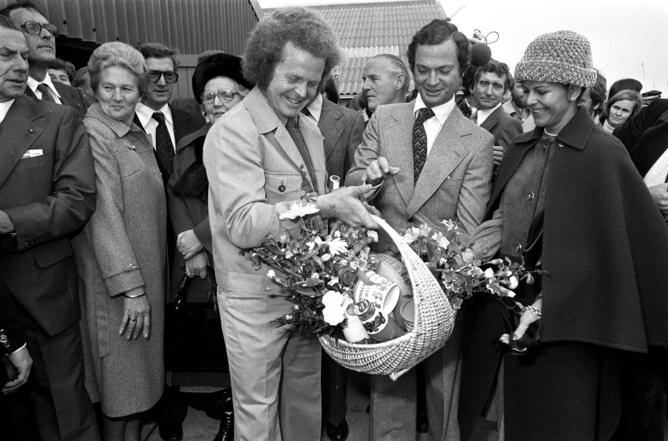 Staatsbezoek Zweeds Kon. Paar aan Nederland bezoek veebedrijf heer Zeistra. Hee, Bestanddeelnr 928-8527